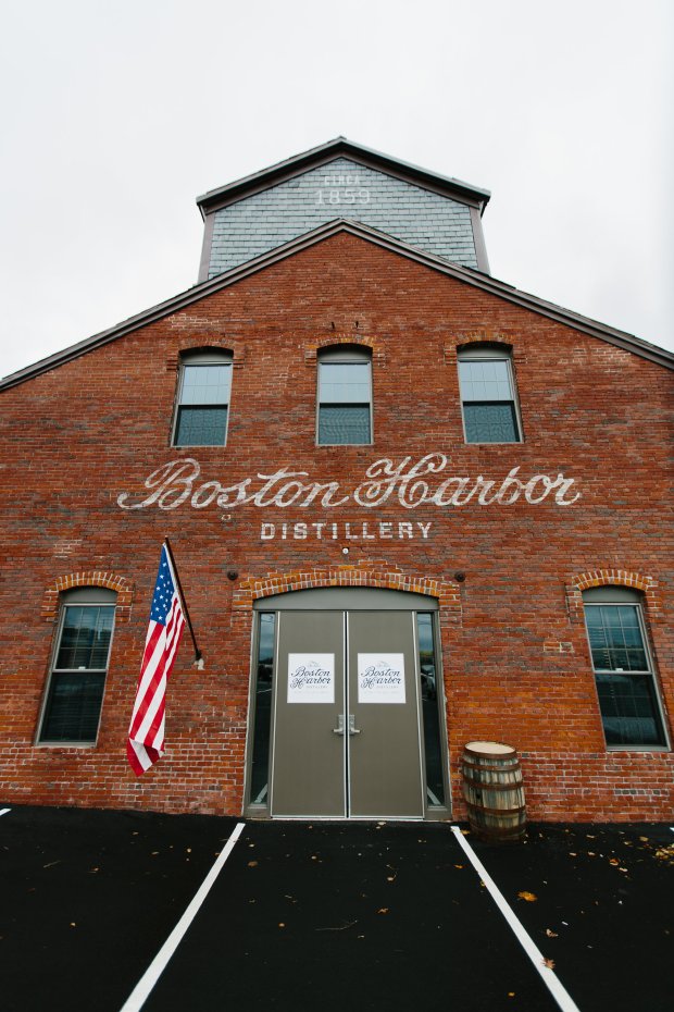 Boston-Harbor-Distillery-Industrial-Rustic-Wedding-Cristen-and-Co022