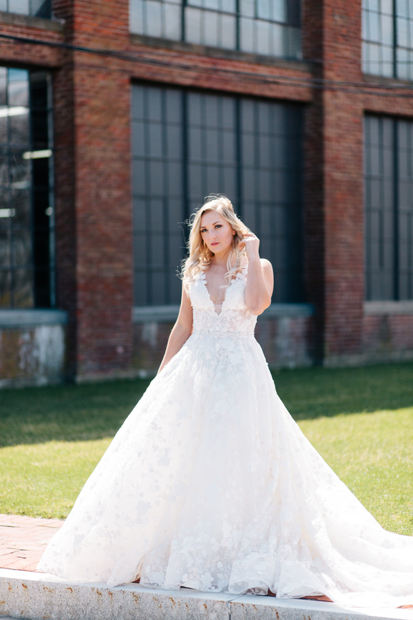 Industrial Blush and Gold Styled Shoot at the Norwood Space Center on The Boston Bride