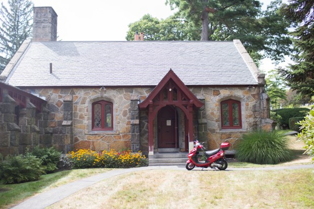 Kylee and Will's Pickering House Salem Wedding on The Boston Bride