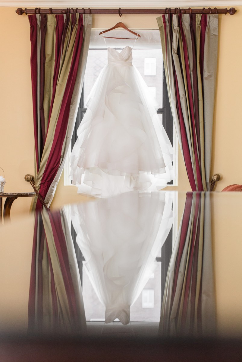 Lara and Kyle's Omni Parker House Wedding on The Boston Bride a Massachusetts Bridal Blog