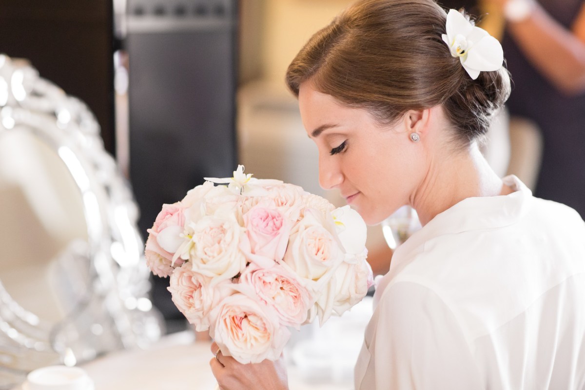 Lara and Kyle's Omni Parker House Wedding on The Boston Bride a Massachusetts Bridal Blog