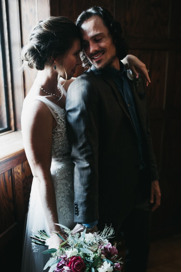 Big Fake Wedding_Hourglass (102)