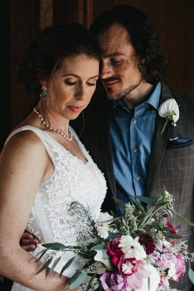 Big Fake Wedding_Hourglass (104)