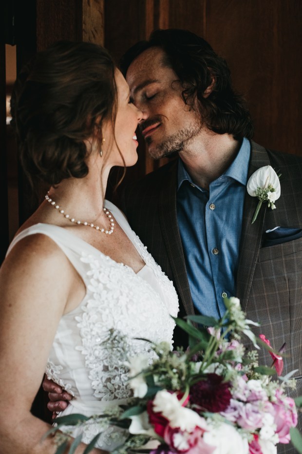 Big Fake Wedding_Hourglass (106)