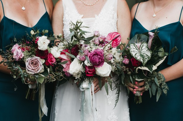 Big Fake Wedding_Hourglass (127)