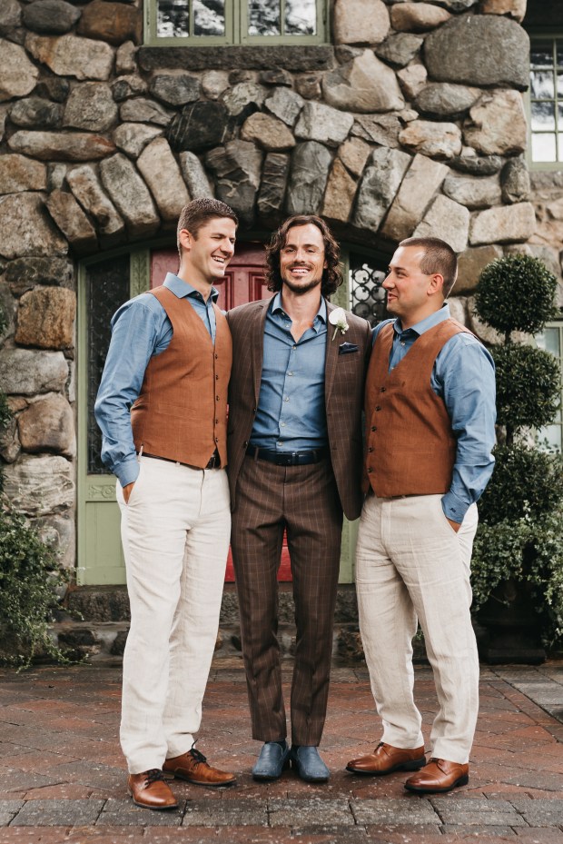 Big Fake Wedding_Hourglass (142)