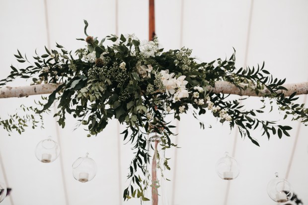 Big Fake Wedding_Hourglass (221)