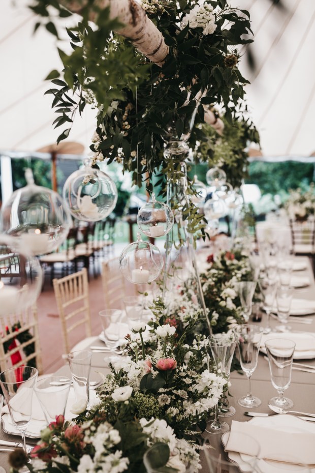 Big Fake Wedding_Hourglass (222)