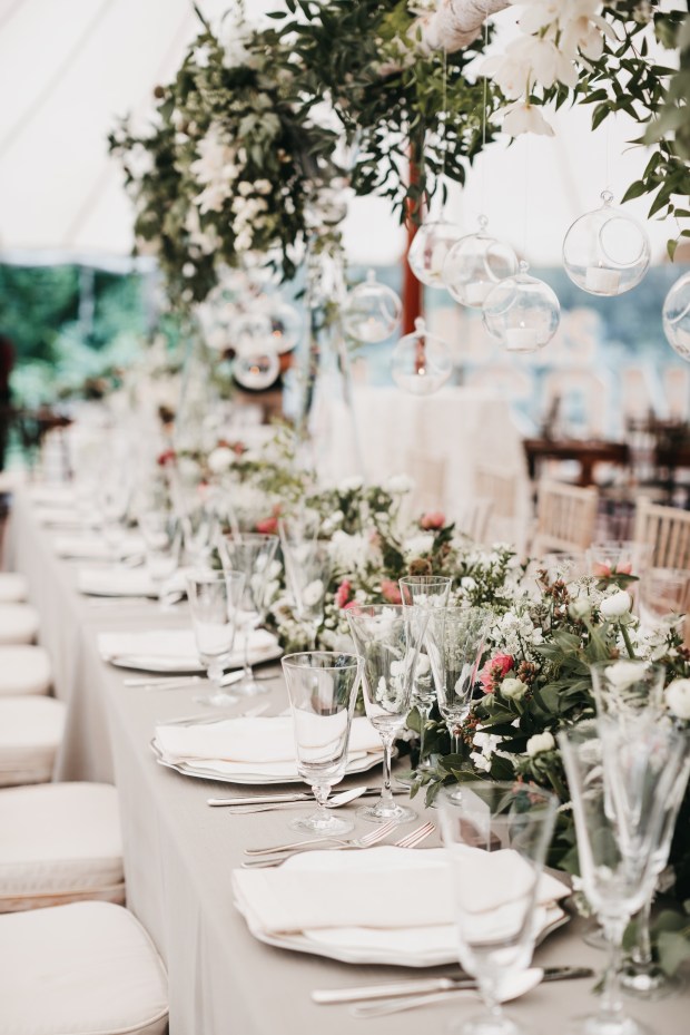 Big Fake Wedding_Hourglass (227)