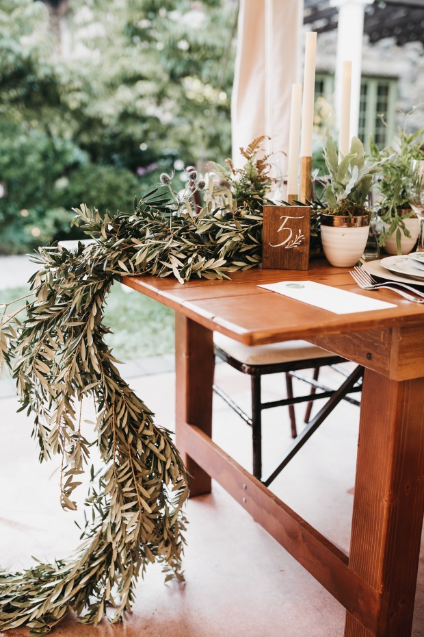 Big Fake Wedding_Hourglass (256)