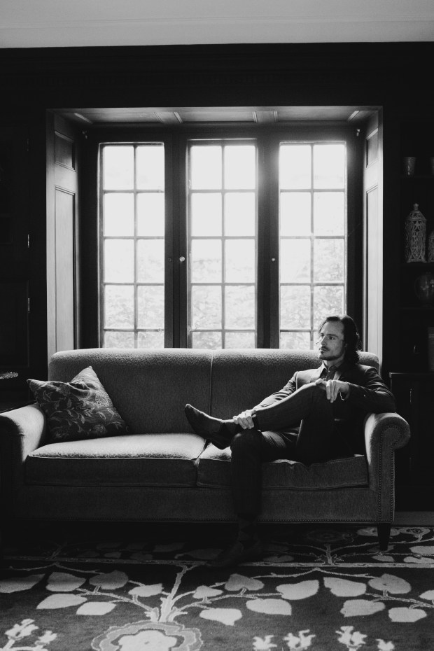 Big Fake Wedding_Hourglass (54)