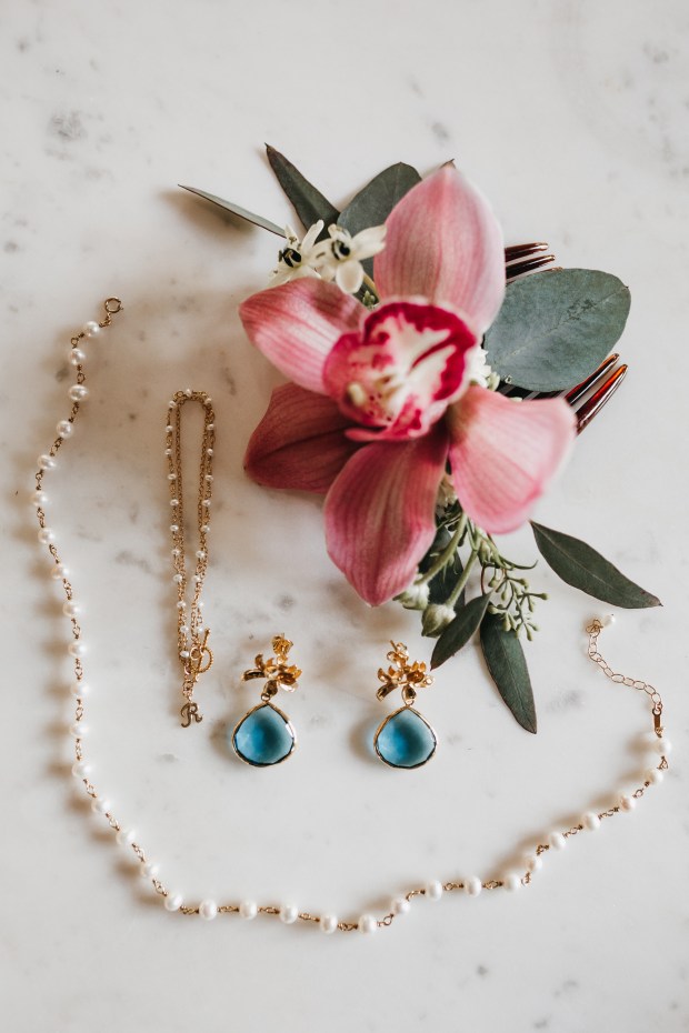 Big Fake Wedding_Hourglass (66)